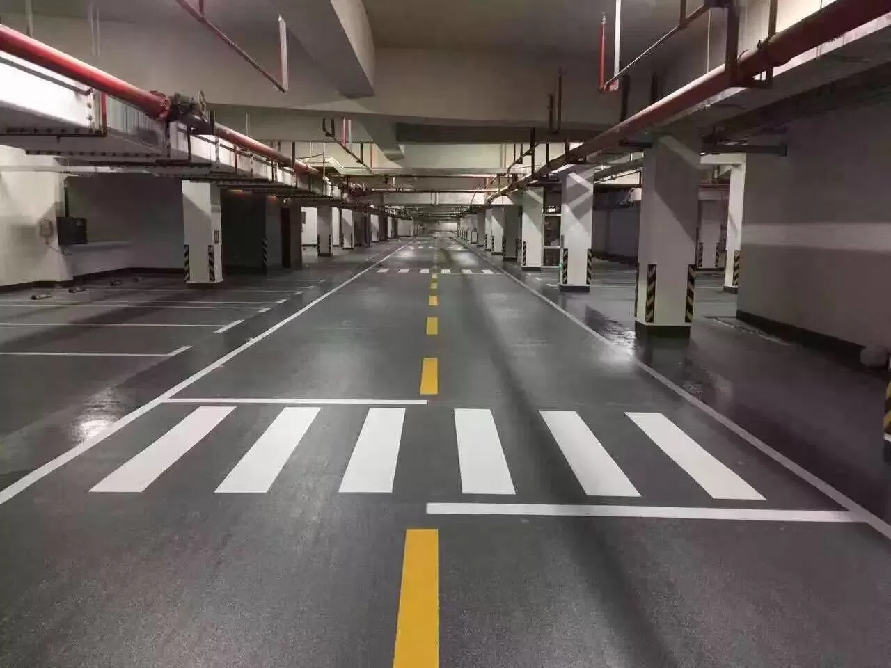 地下车库划线
