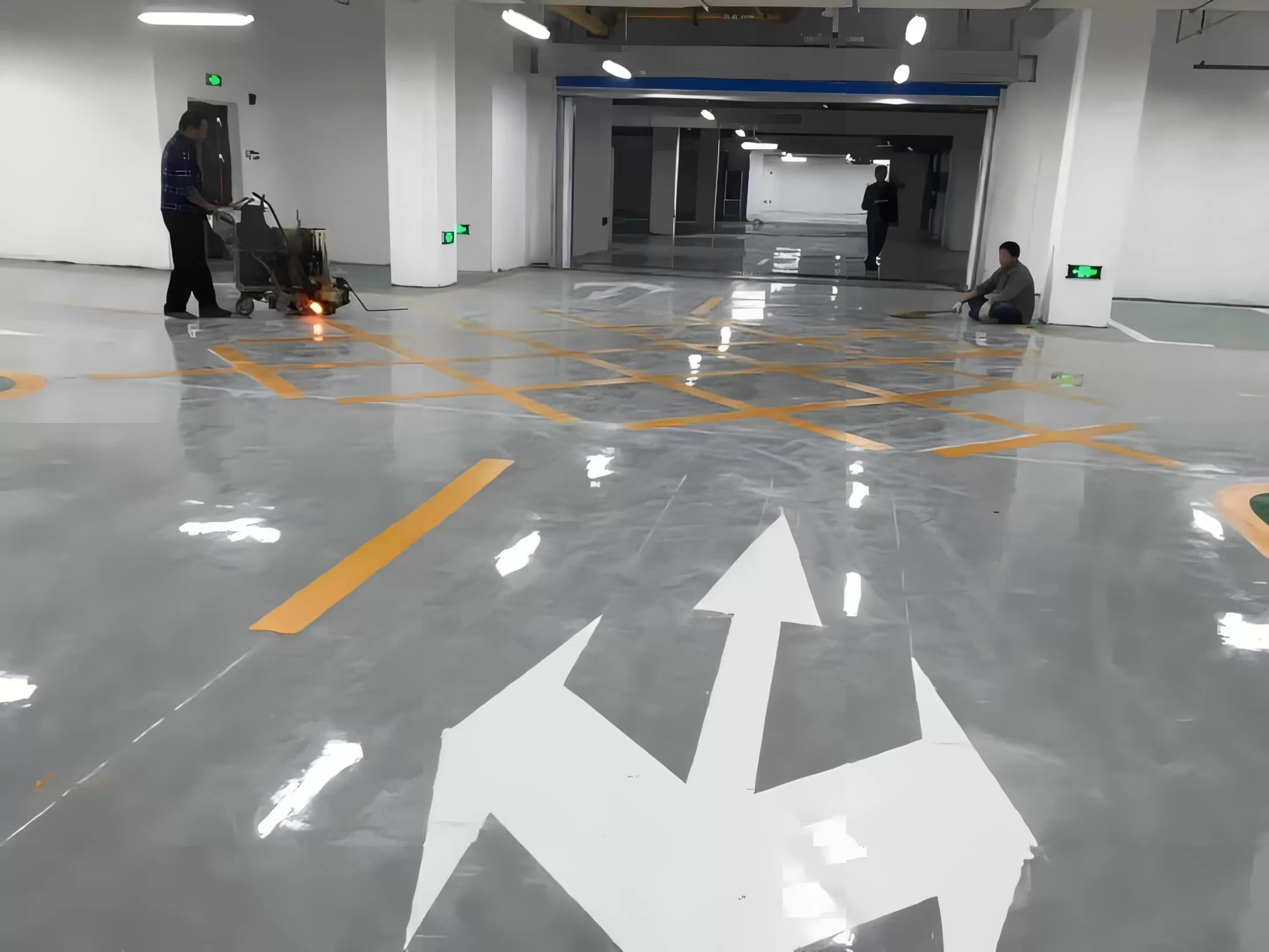 地下停车场划线施工